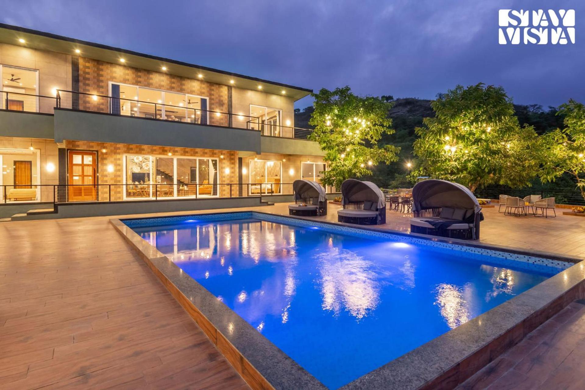 Stayvista At La Nirvana With Pool, Music Speaker & Indoor-Outdoor Game Lonavala Exterior photo