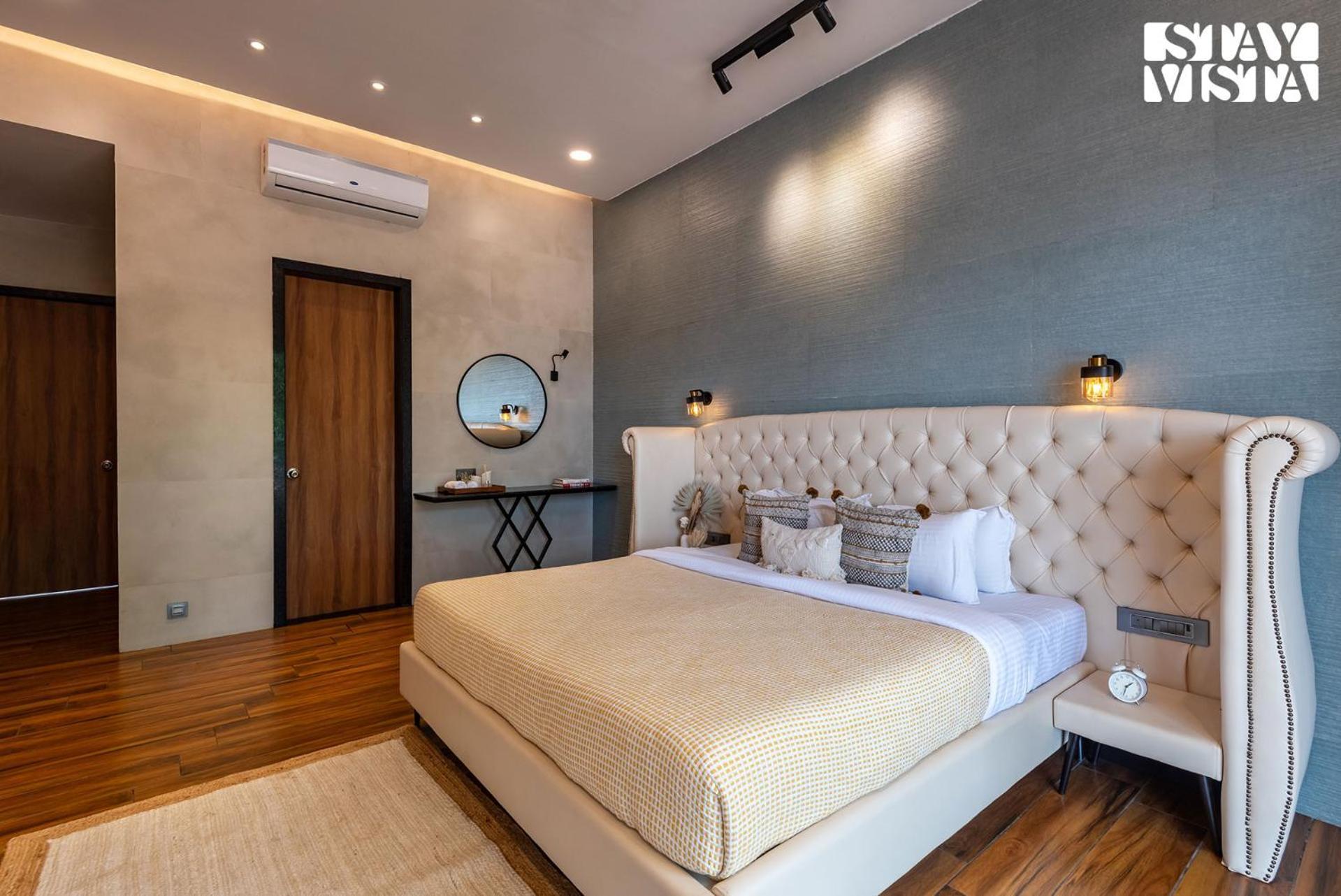 Stayvista At La Nirvana With Pool, Music Speaker & Indoor-Outdoor Game Lonavala Exterior photo