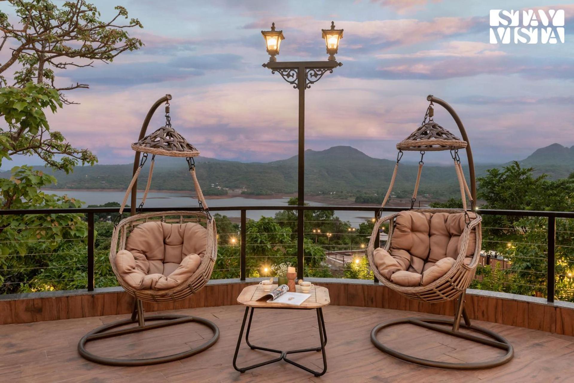 Stayvista At La Nirvana With Pool, Music Speaker & Indoor-Outdoor Game Lonavala Exterior photo